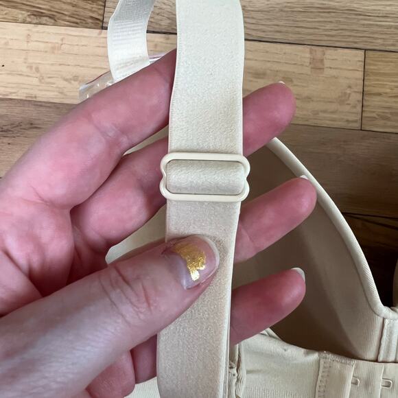 Elegant Cream Wireless Bra - Picture 4 of 14